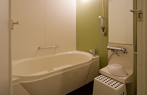 Holiday House Green Garden