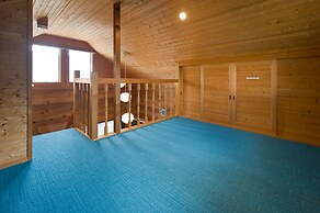 Holiday House Green Garden