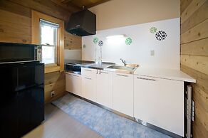 Holiday House Green Garden