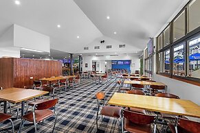 Cannonvale Reef Gateway Hotel