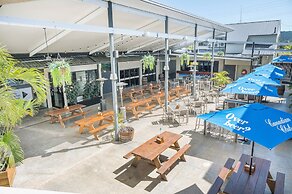 Cannonvale Reef Gateway Hotel