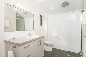 Cannonvale Reef Gateway Hotel