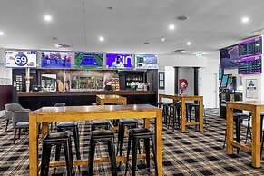 Cannonvale Reef Gateway Hotel