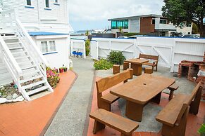 Moana Lodge - Guest House