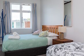 Moana Lodge - Guest House