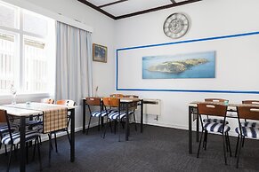 Moana Lodge - Guest House