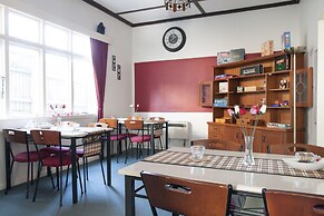 Moana Lodge - Hostel