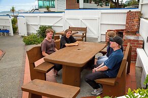 Moana Lodge - Guest House