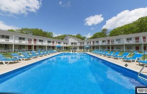 The Rhumb Line Resort