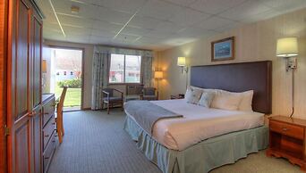 The Rhumb Line Resort