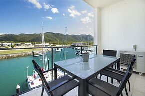 Blue On Blue Studio Room 1322