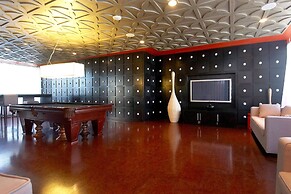 WhiteHall Suites- Yorkville