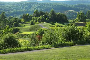 Hockley Valley Resort