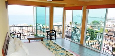 Hostal Vallarta Suites
