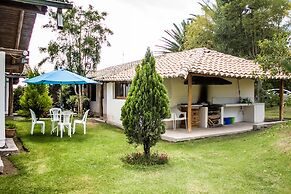 Hosteria Airport Garden