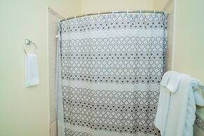 Connie's Comfort Suites