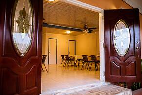 Connie's Comfort Suites