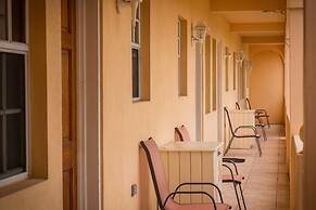 Connie's Comfort Suites