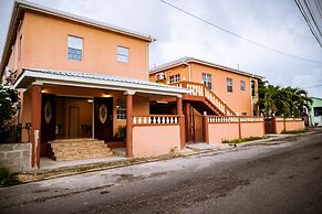 Connie's Comfort Suites