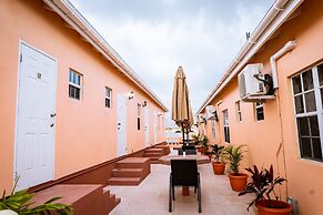 Connie's Comfort Suites