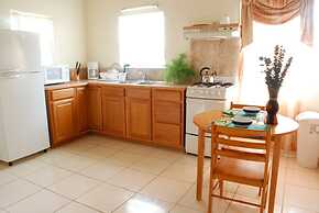 Connie's Comfort Suites