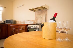 Connie's Comfort Suites