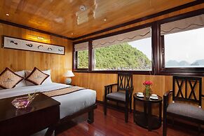 Garden Bay Luxury Cruise