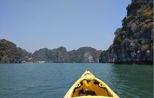 Garden Bay Luxury Cruise