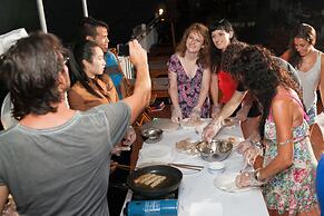 Garden Bay Luxury Cruise