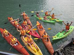 Garden Bay Luxury Cruise