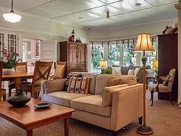 Volcano Village Estates