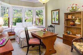 Volcano Village Estates