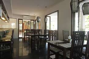 Alit Beach Resort and Villas