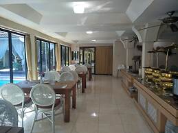 Hotel GRAND ROSELA Yogyakarta