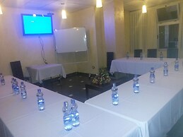 Oasis Hotel Apartment