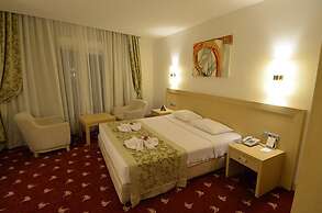 Lamos Resort Hotel & Convention Center