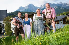 Hotel Pension Pinzgauer Hof