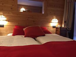 ALBERGO ALPENROSE Ski&Bike Mountain Hotel