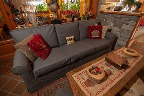 ALBERGO ALPENROSE Ski&Bike Mountain Hotel