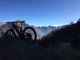 ALBERGO ALPENROSE Ski&Bike Mountain Hotel