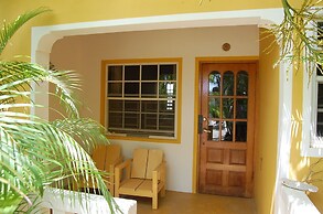 Dive Hut - Boutique Apartments