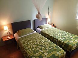 Dive Hut - Boutique Apartments