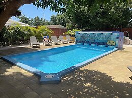 Dive Hut - Boutique Apartments