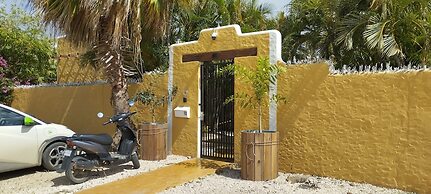 Dive Hut - Boutique Apartments