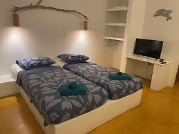 Dive Hut - Boutique Apartments