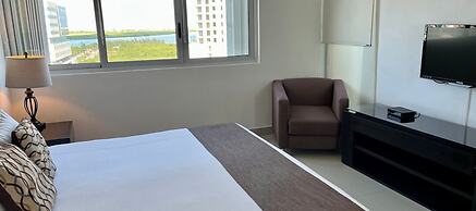 Suites Malecon Cancun