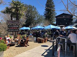 Calistoga Inn Restaurant and Brewery