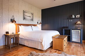 Gallatin River Lodge