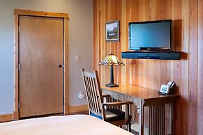 Gallatin River Lodge