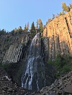 Gallatin River Lodge